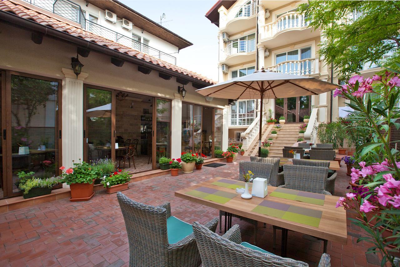 Hôtel Pharaon De Lux à Zatoka Extérieur photo