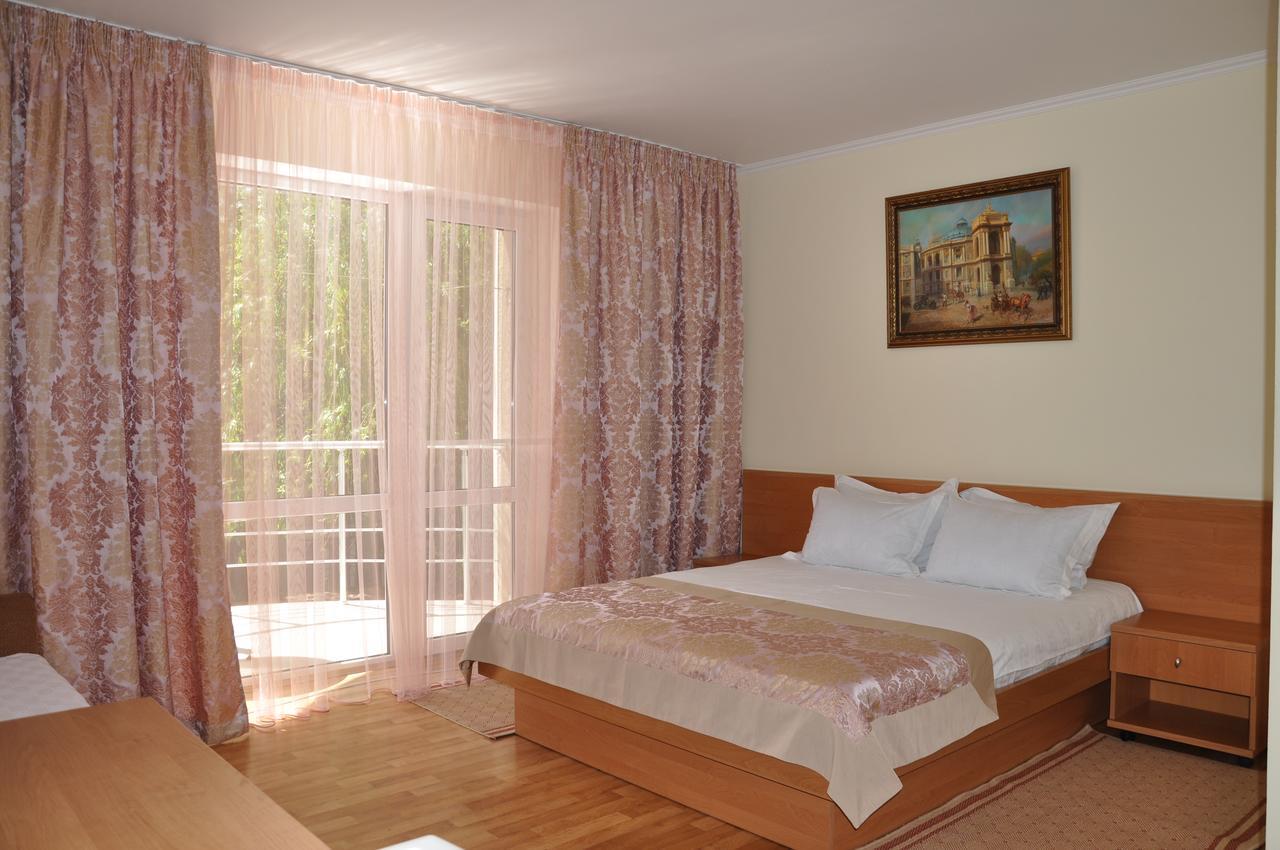 Hôtel Pharaon De Lux à Zatoka Extérieur photo